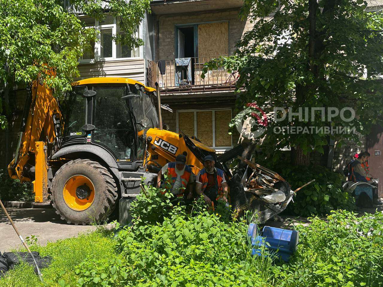 Атака на Дніпро вночі 18.05: як просувається ліквідація наслідків