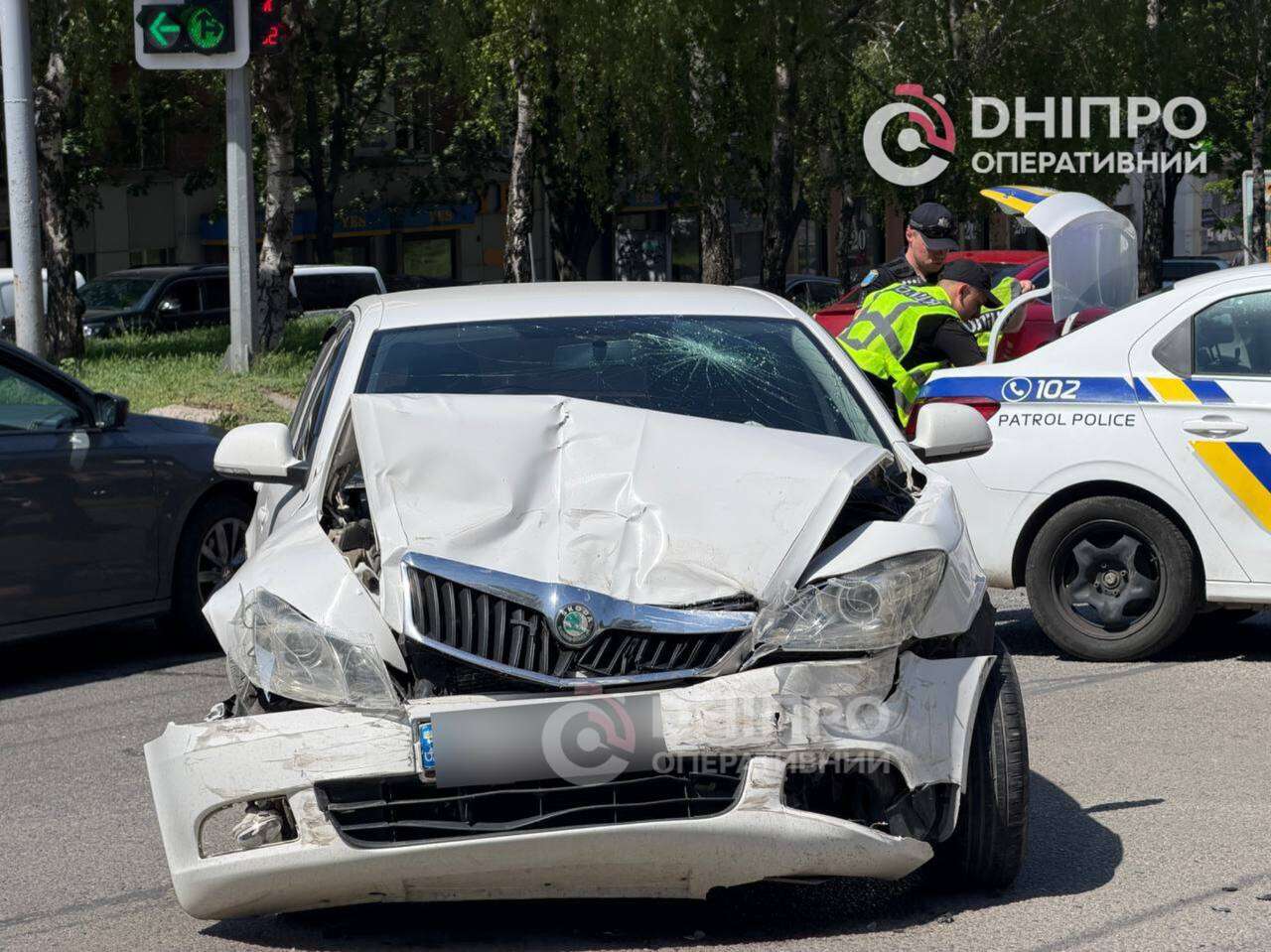ДТП на просп. Поля 19.05: Renault ледь не перекинувся на бік