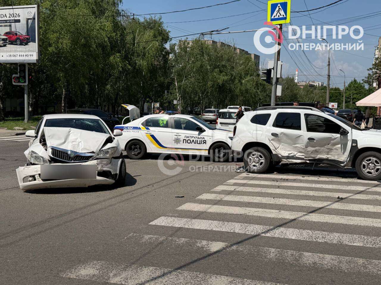 ДТП на просп. Поля 19.05: Renault ледь не перекинувся на бік