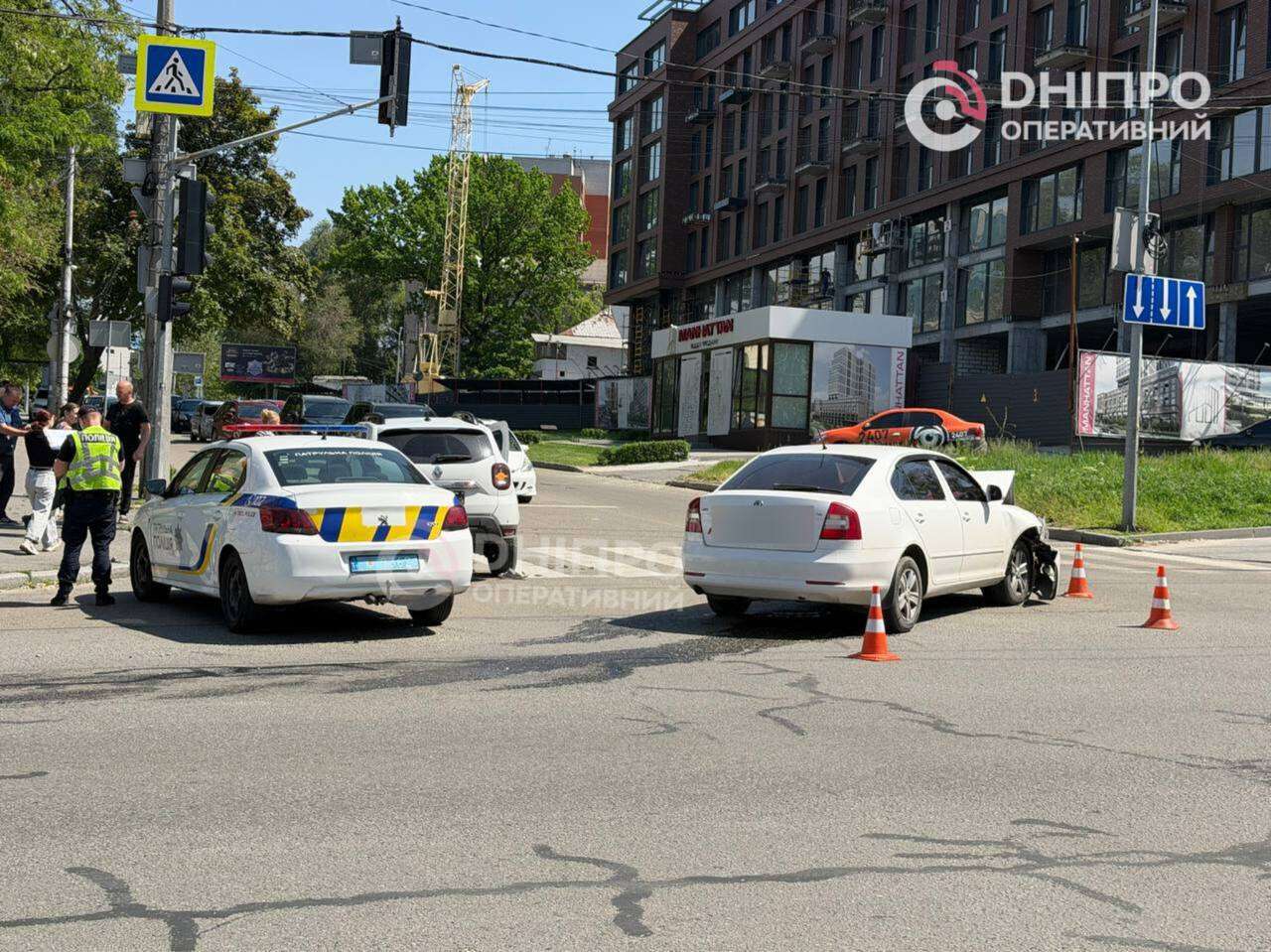 ДТП на просп. Поля 19.05: Renault ледь не перекинувся на бік