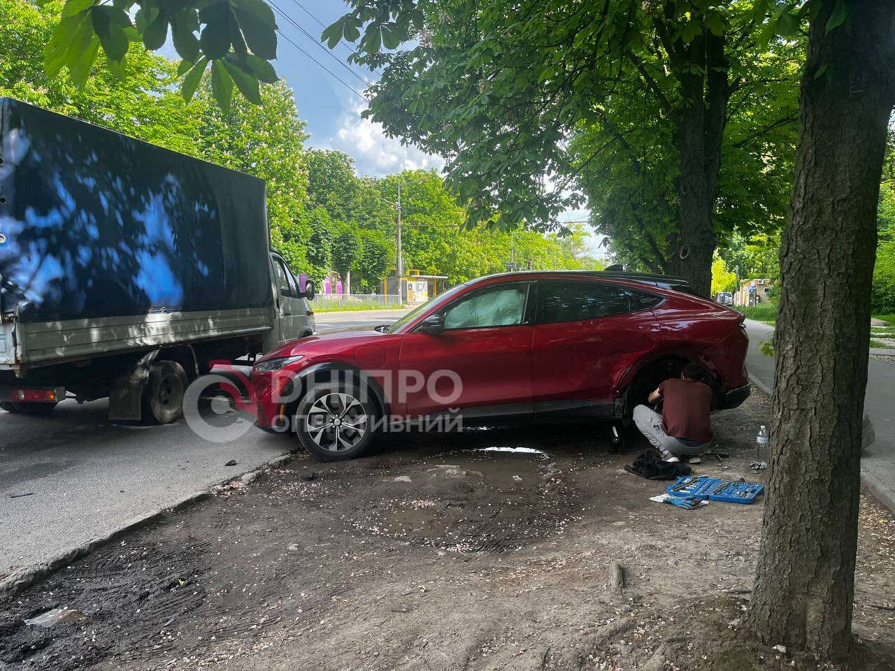 ДТП на Паникахи 19.05: Ford Mustang вылетел на обочину &mdash; видео и подробности