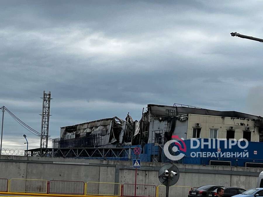 Масштабні пожежі та руйнування: що відбувається на місцях ворожих атак у Дніпровському районі
Учора, 3 червня, у другій половині дня жителі Дніпра та передмістя здригнулися від серії потужних вибухів. Російські окупаційні війська завдали…