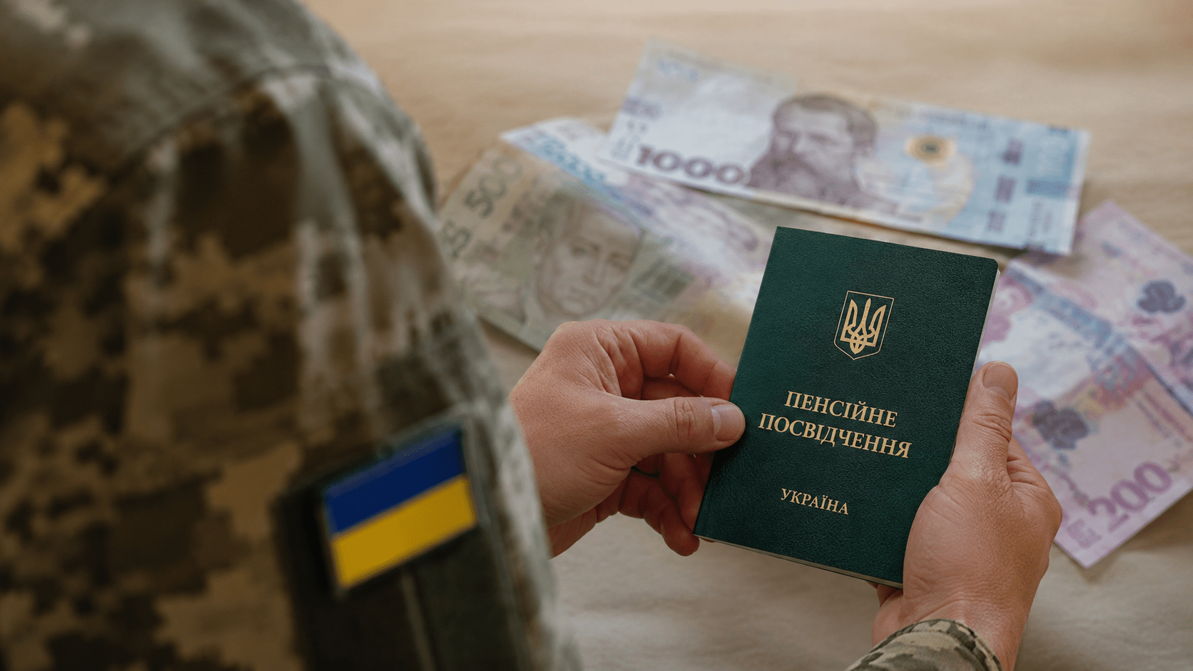 Чи заберуть «військову» пенсію після повернення на службу: пояснення ПФУ
Після повернення до війська багато військових пенсіонерів хвилюються, чи не припинять їм виплату пенсії. Особливо це питання стало актуальним під…