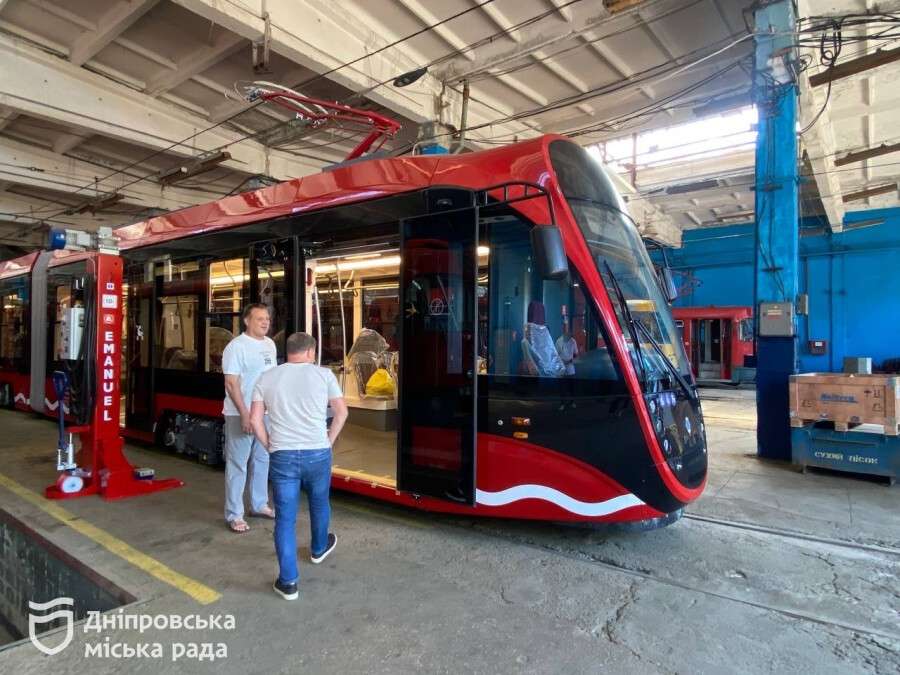 У Дніпрі на маршрут №1 готують ще один сучасний низькопідлоговий трамвай