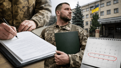 Чи можуть мобілізувати одразу після завершення контракту: у Міноборони дали чітку відповідь