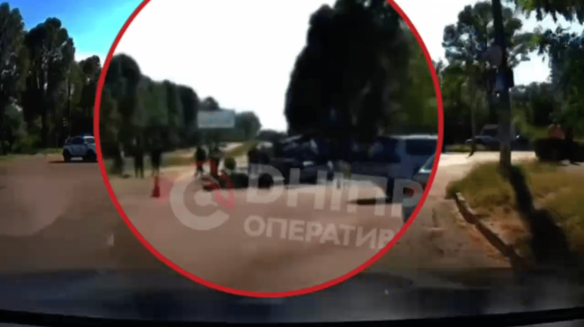 У Кам’янському мотоцикли на швидкості врізалися в Mercedes на перехресті: є загиблі
У Кам’янському вдень 14 червня сталася моторошна дорожньо-транспортна пригода, яка забрала життя людей. На великій швидкості зіткнулися автомобіль і два…