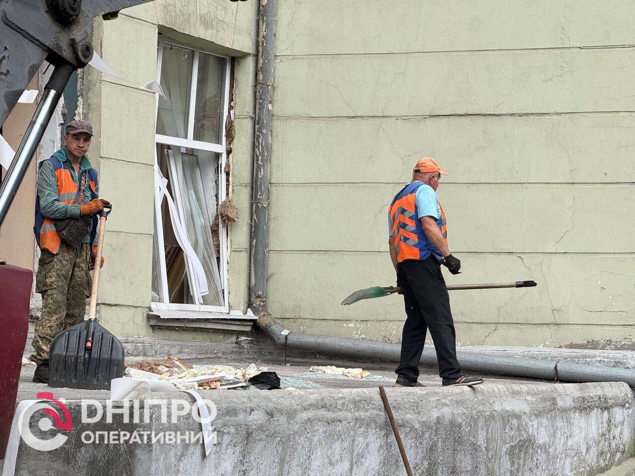 Атака на Днепр 15.06: что происходит на поврежденных локациях