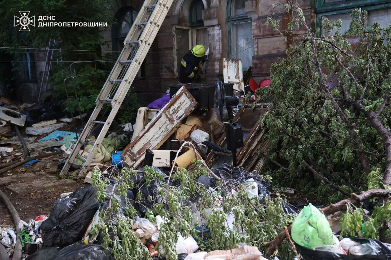 Масштабный пожар в центре Днепра 16.06: появились подробности
