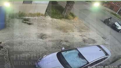 Мотоцикліст потрапив під мікроавтобус на Дніпропетровщині: відео