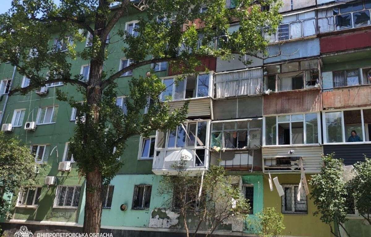 Понад 40 атак за день: в ОВА розповіли про наслідки обстрілів Дніпропетровщини
У середу, 17 червня, ворог атакував безпілотниками 5 районів Дніпропетровщини. На жаль, є поранені, повідомляє “Дніпро Оперативний” з посиланням на…