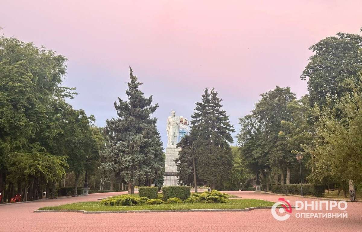 Прогноз погоди у Дніпрі на сьогодні, 19 червня 2026
У п’ятницю, 19 червня, Протягом усього дня погода у Дніпрі буде похмурою. Без опадів. Чи чекати сьогодні магнітних бур, детальніше…