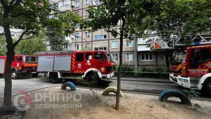 Стовп диму над лівим берегом 23.06: кадри та подробиці з місця пожежі