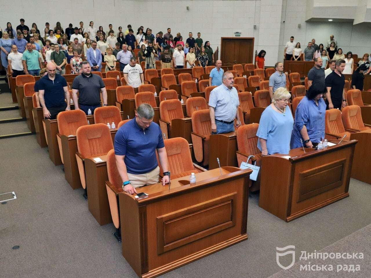 82-я сессия горсовета Днепра: почти 8,5 млн грн для военных и 10 млн грн для спасателей