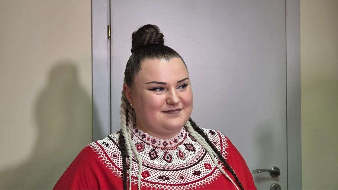 Alyona Alyona прочитала диктант для понад 1 000 дніпрян