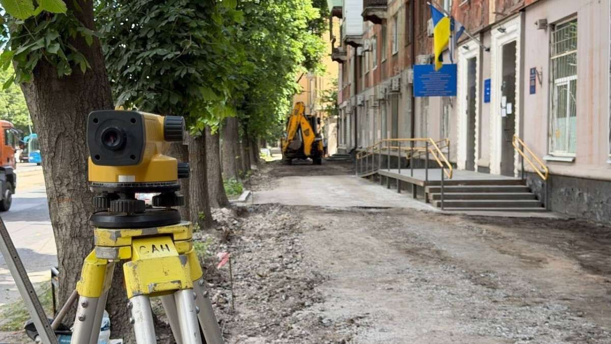 Оновлення доріг та тротуарів у Дніпрі: роботи тривають на проспекті Івана Мазепи