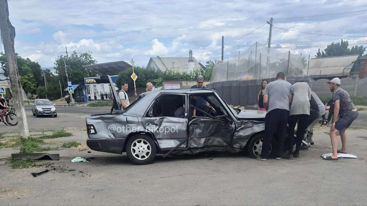 Жахлива ДТП на Дніпропетровщині 27.06: загинули троє людей, постраждав підліток
