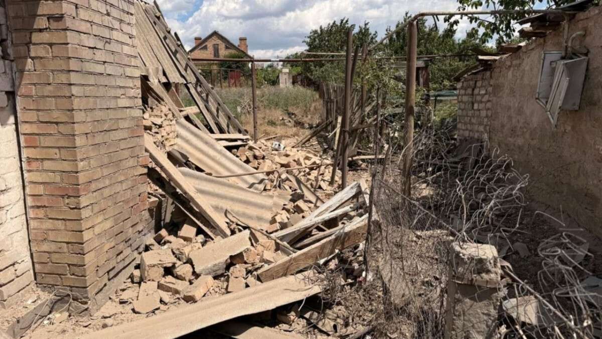 Атаки 28.06: на Дніпропетровщині пошкоджені житлові будинки, виникла пожежа