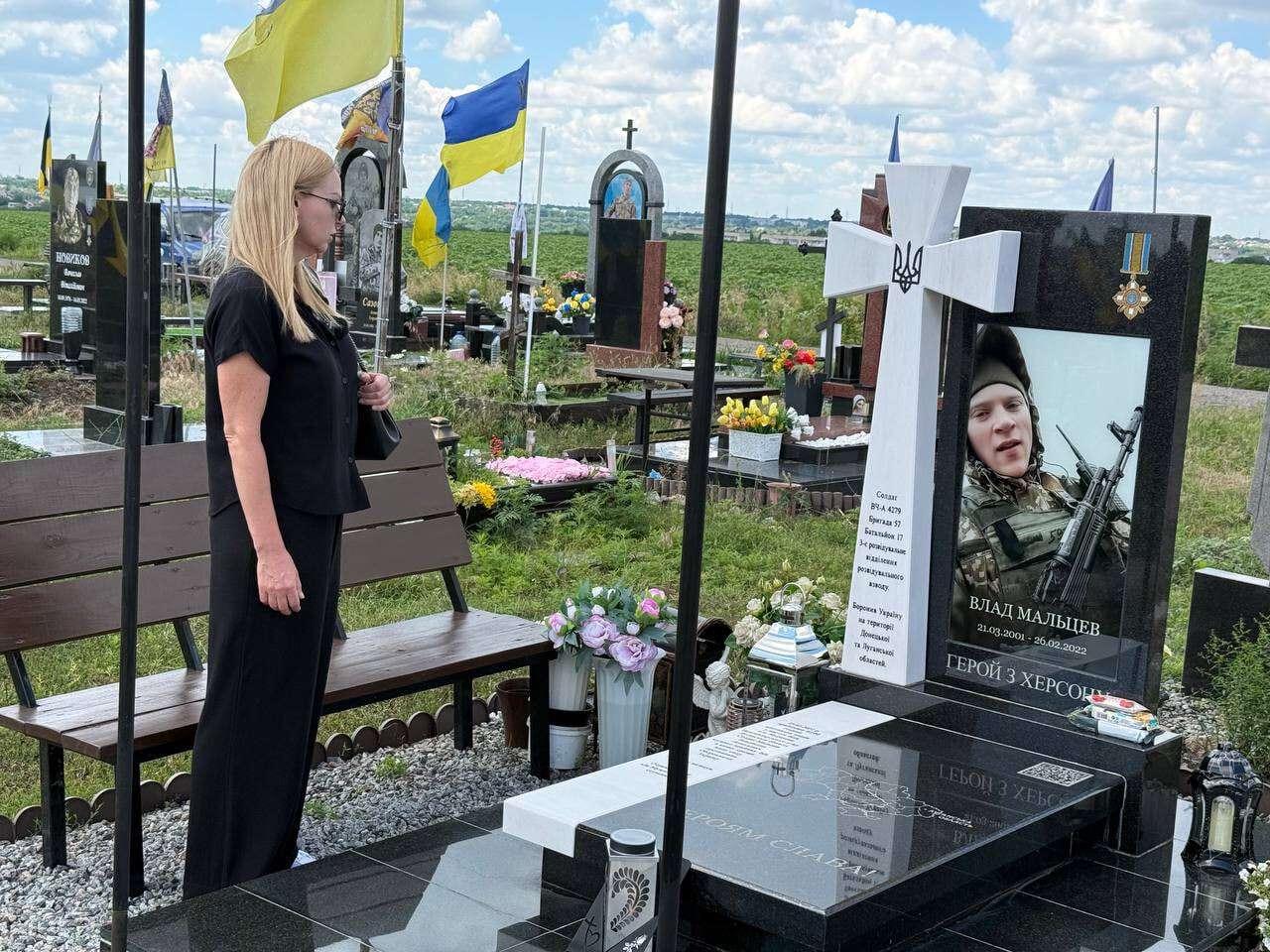 Проблеми на Краснопільському кладовищі обговорила міськрада з матерями загиблих військових