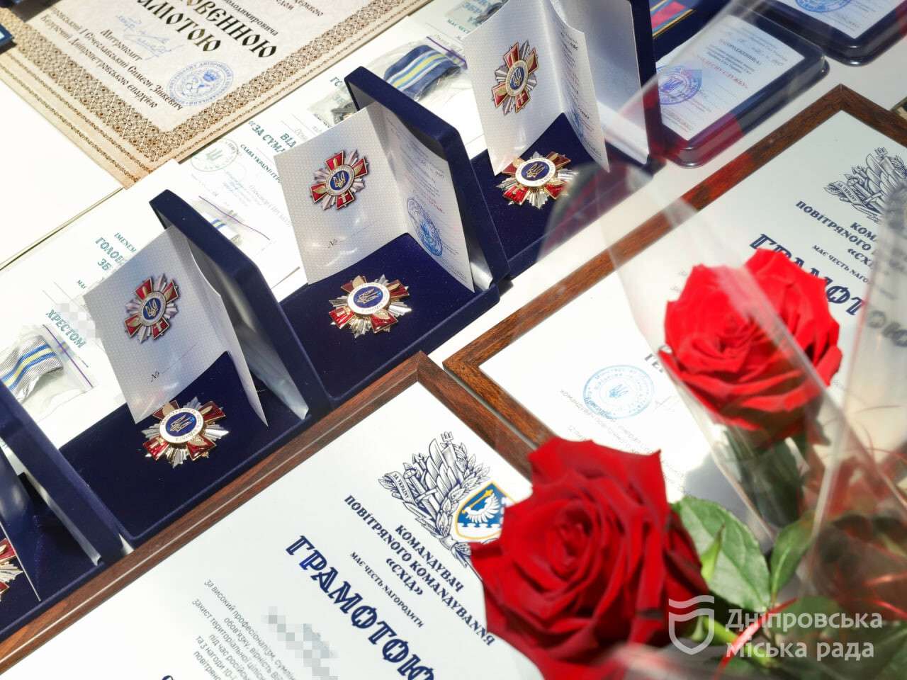 Мер Філатов та керівник ДніпроОВА привітали військових із 10-ю річницею створення ПвК 