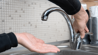 У Дніпрі відключатимуть воду та каналізацію через борги: кого це торкнеться