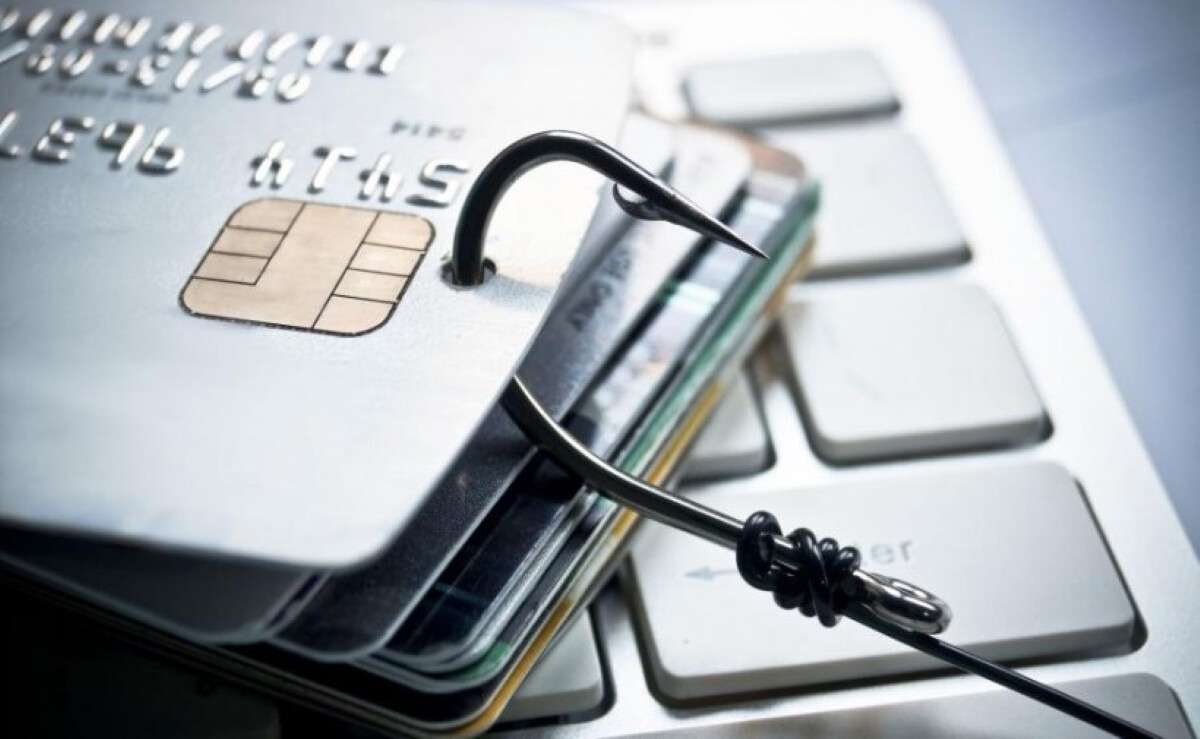 Фішинг на літніх розпродажах: чому не варто купувати брендові речі на неперевірених сайтах
У період літніх розпродажів українці активно купують одяг, взуття та аксесуари зі значними знижками. Саме в цей час кіберзлочинці різко…