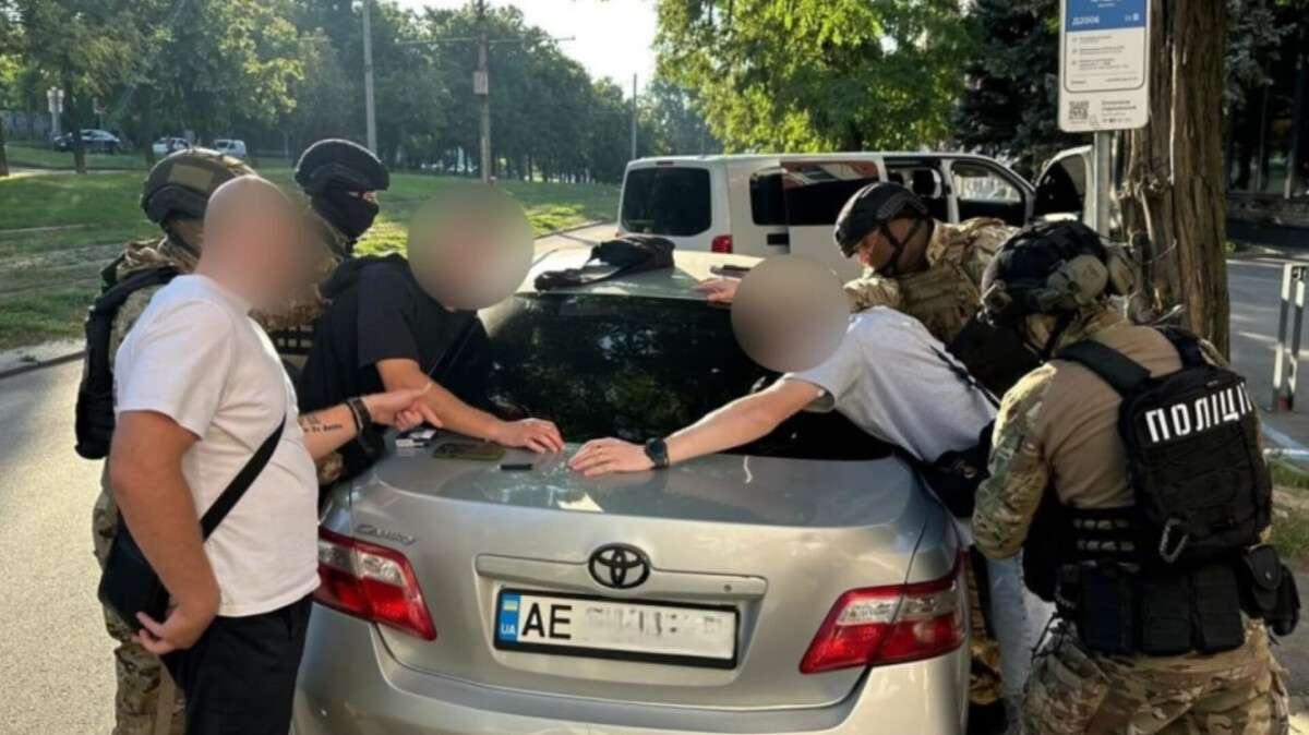 Волонтера з Дніпра жорстоко побили та вимагали в нього 10 тисяч доларів