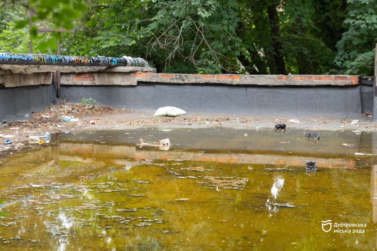 Сорванная изоляция, граффити и мусор: сотрудники КП &laquo;Теплоэнерго&raquo; борются с вандализмом
