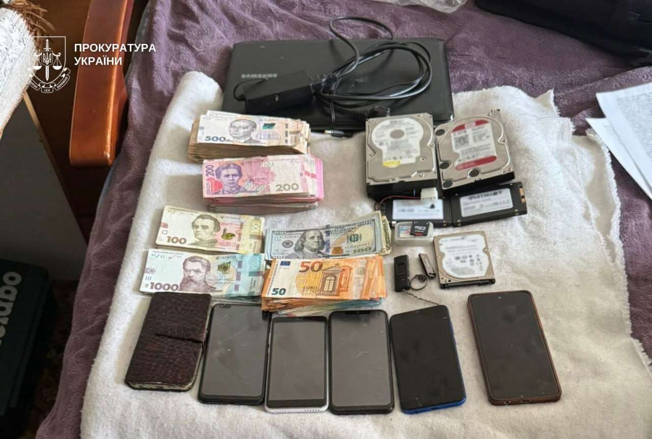 Збирали для рф дані про військові об'єкти у Дніпрі: судитимуть батька та 17-річного син