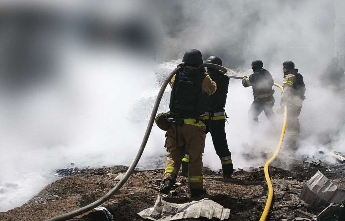 Росіяни атакували Павлоград: є загиблі, майже два десятки постраждалих
Вранці четверга, 23 липня, російські війська завдали удару по Павлограду на Дніпропетровщині. Внаслідок атаки загинули троє людей, ще 19 отримали…