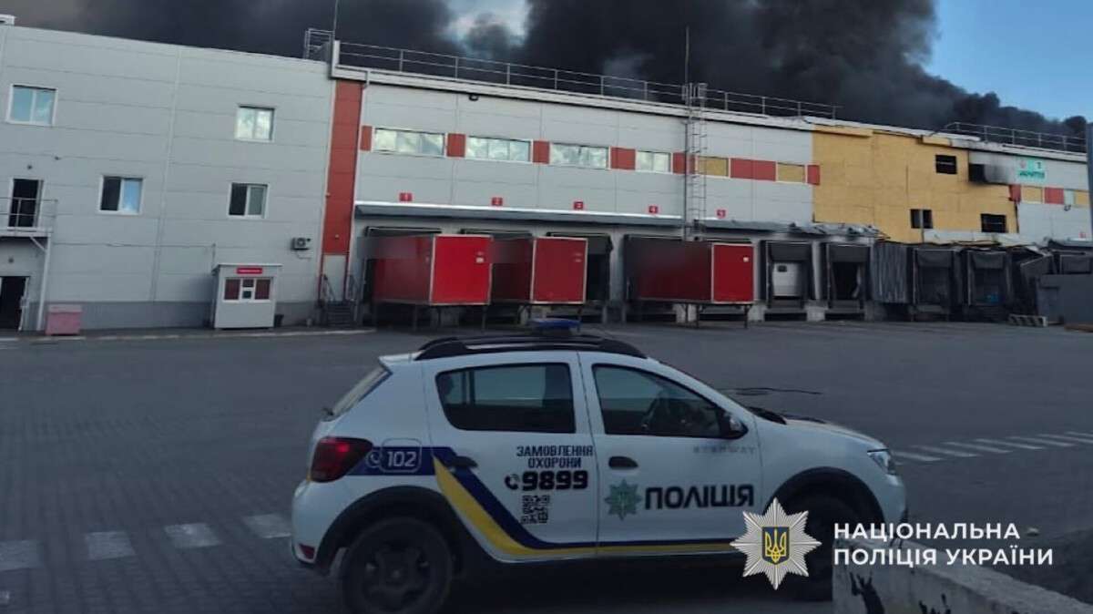 Россияне уничтожили терминал "Новой почты" в Днепровском районе