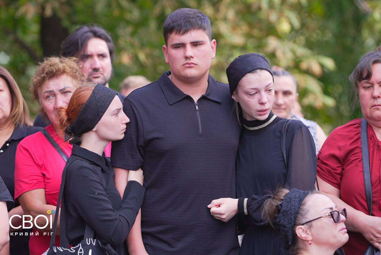 У Радушному попрощалися з родиною, яка загинула внаслідок ракетного удару рф