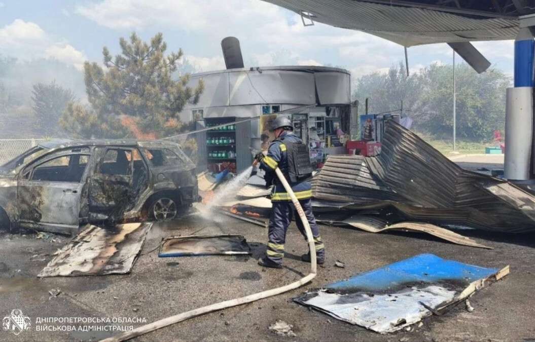 Враг снова атаковал заправку в Днепропетровской области: три человека погибли