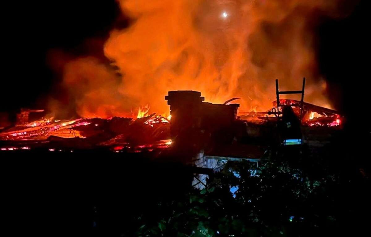 У шести районах лунали вибухи: як на Дніпропетровщині минула ніч на 8 серпня
Понад 10 разів ворог атакував шість районів Дніпропетровщини безпілотниками. Як минула ніч на суботу, 8 серпня, повідомляє “Дніпро Оперативний” з…