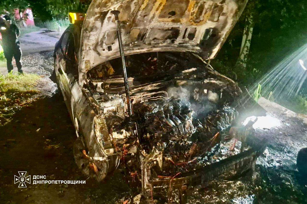 Пожар на улице Национальной Гвардии в Днепре ночью 10 августа