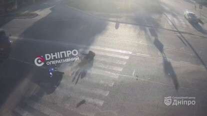 Мото-ДТП на Метробудівській 15 серпня: мотоцикліст впав під колеса автобуса