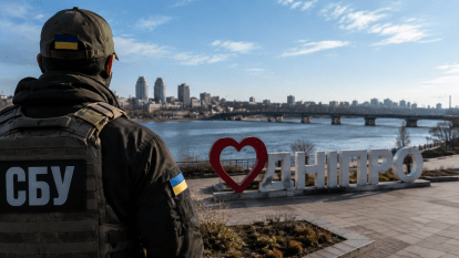 СБУ призывает днепрян быть бдительными накануне Дня Независимости: враг может готовить провокации