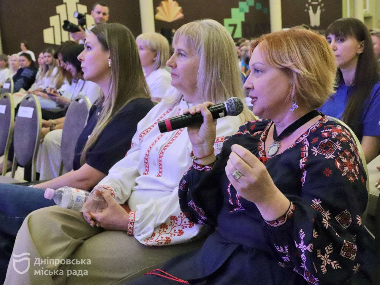 Большой образовательный форум в Днепре собрал высокопоставленных чиновников из Офиса Президента и правительства