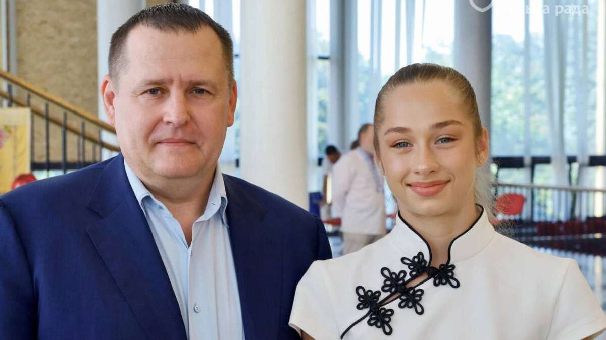 Вийшла з протестом проти участі країн-агресорок: мер Філатов вручив відзнаку 14-річній гімнастці