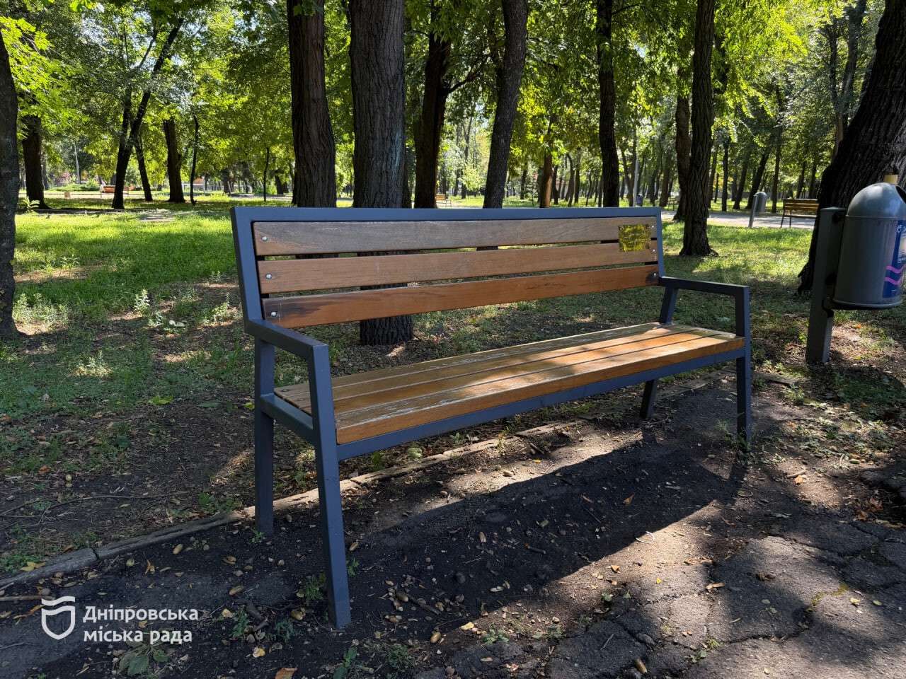 Мемориальную табличку в честь погибших Защитниц Украины установили в Днепре