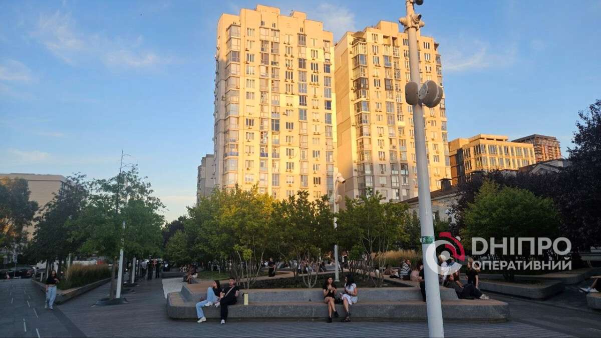 Прогноз погоди у Дніпрі на сьогодні, 3 вересня 2026
У четвер, 3 вересня, у Дніпрі очікується переважно сонячна та тепла погода, без істотних опадів, із комфортними умовами протягом дня.…