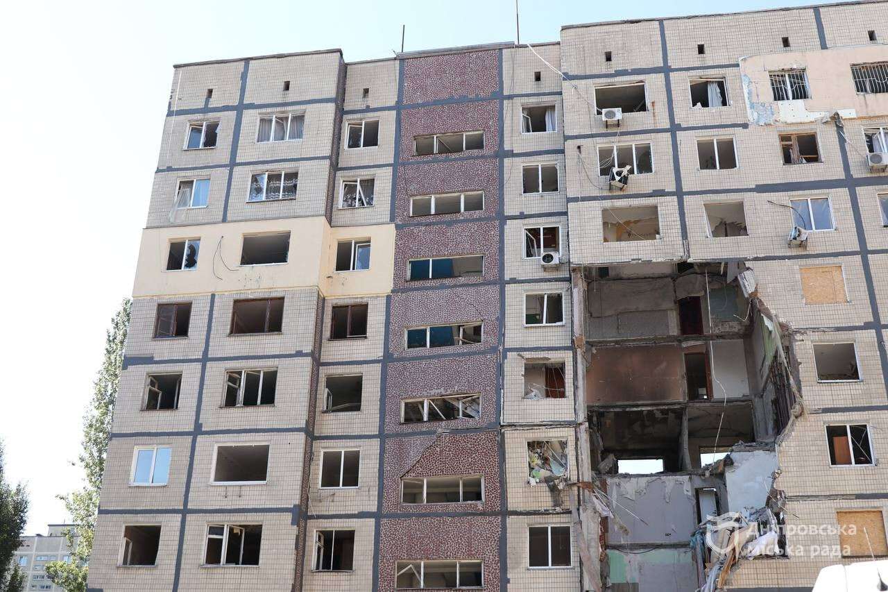 К демонтажу готовят подъезд дома на проспекте Героев, куда попал вражеский «шахед»