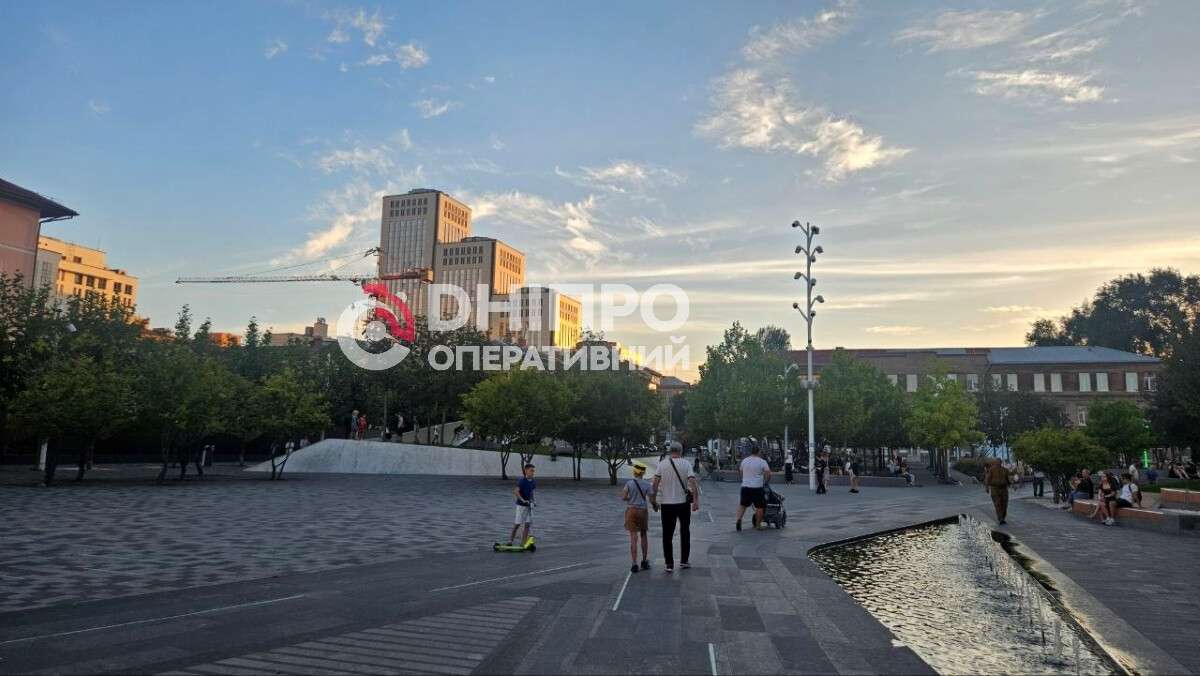 Прогноз погоди у Дніпрі на сьогодні, 6 вересня 2026
У неділю, 6 вересня, у Дніпрі очікується мінлива хмарність із можливими опадами та відчутним вітром, а температура повітря буде помірно…
