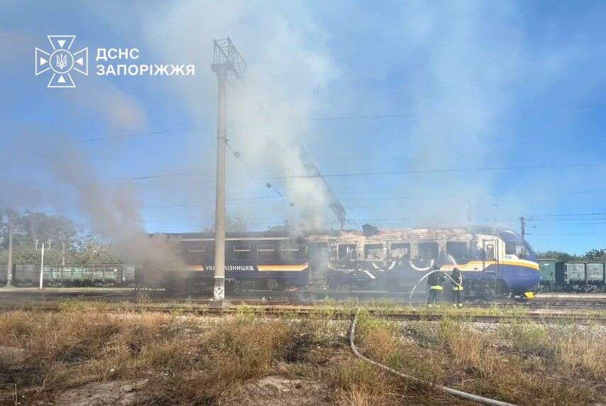 Росіяни вдарили по пасажирському потягу Дніпро &mdash; Запоріжжя: є загибла