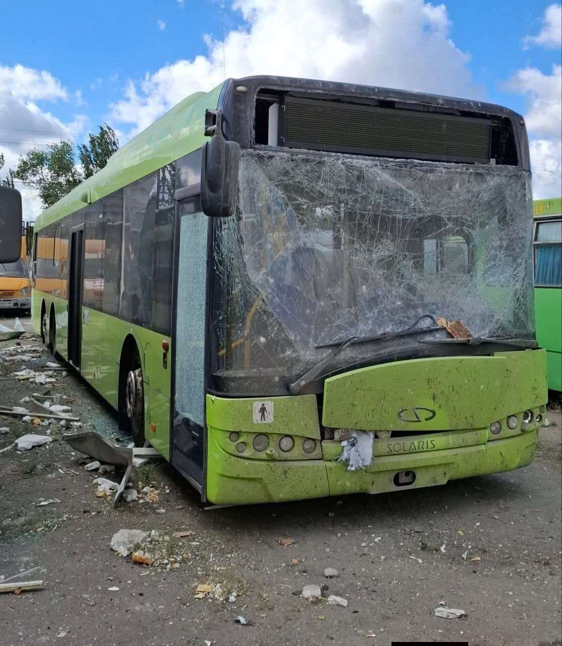 Росіяни вдарили по автотранспортному підприємству: нові подробиці атаки 6 вересня |
