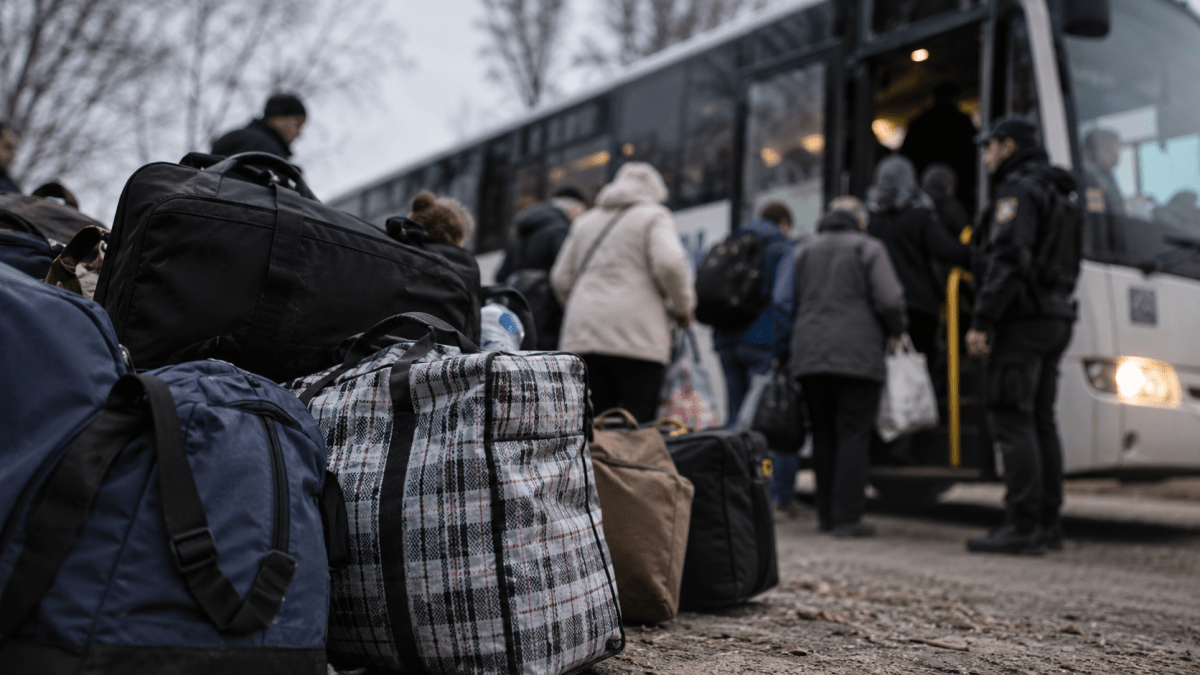 З двох сіл Синельниківського району евакуюють усіх мешканців