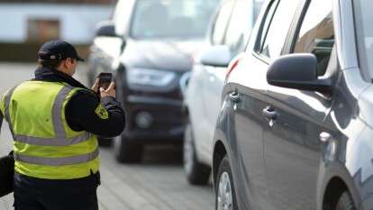Водіям Дніпра нагадали важливі правила паркування