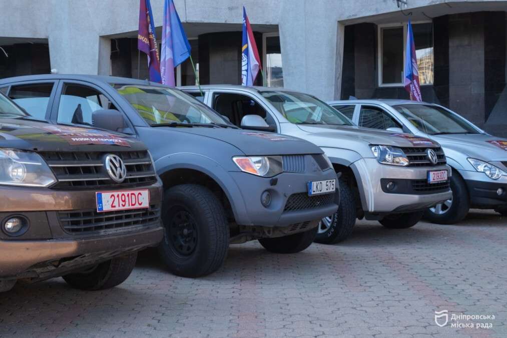 Пікапи для фронту та автопробіг: у Дніпрі до Дня міста підтримали 7-й корпус ДШВ