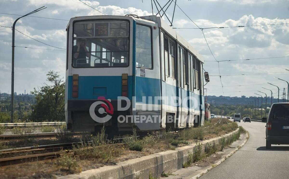 У Дніпрі 16 вересня діють зміни в русі громадського транспорту: важлива інформація
У Дніпрі 16 вересня через ремонтні роботи тимчасово зміниться робота частини громадського транспорту. Пасажирам варто врахувати скорочені маршрути та скасування…