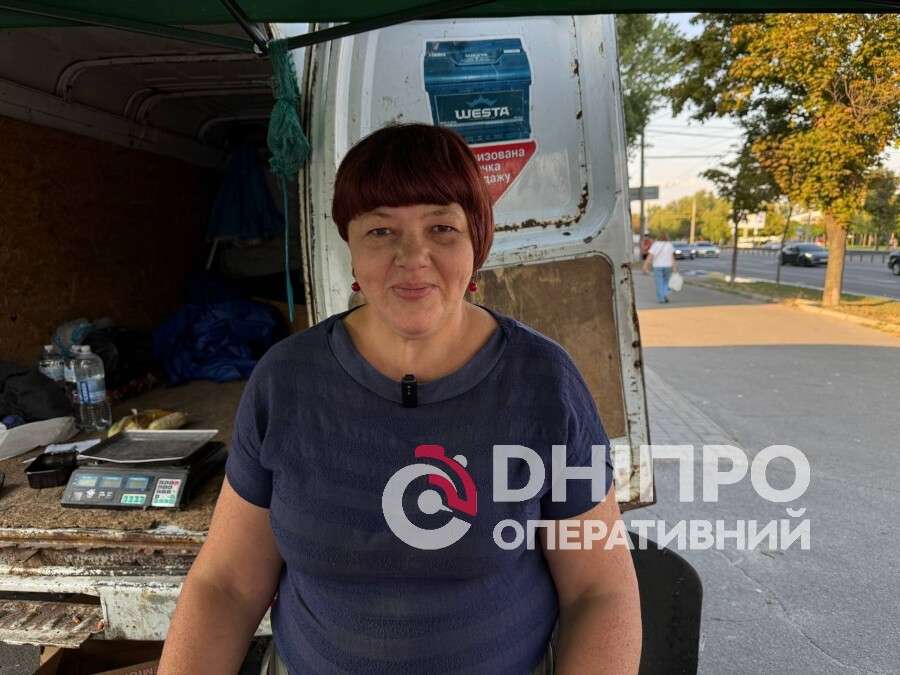 «Був свист, а потім гул і вибух»: очевидиця розповіла про момент удару по ТЦ «Новий Континент» у Дніпрі
Після російського удару по торговому центру в Дніпрі люди опинилися у вирі паніки. Місцева мешканка Тетяна, яка стала свідком атаки,…