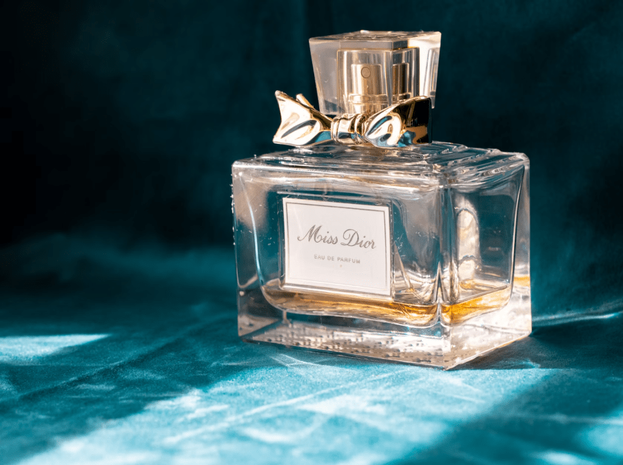 Как менялись легендарные парфюмы бренда Dior